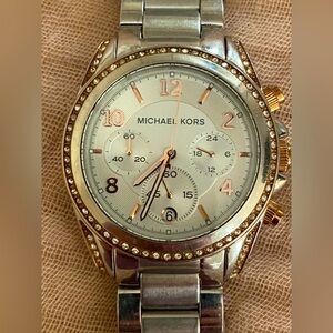 Michael Kors MK5459 Runway Rose Gold Women's Watch PETITE SIZE